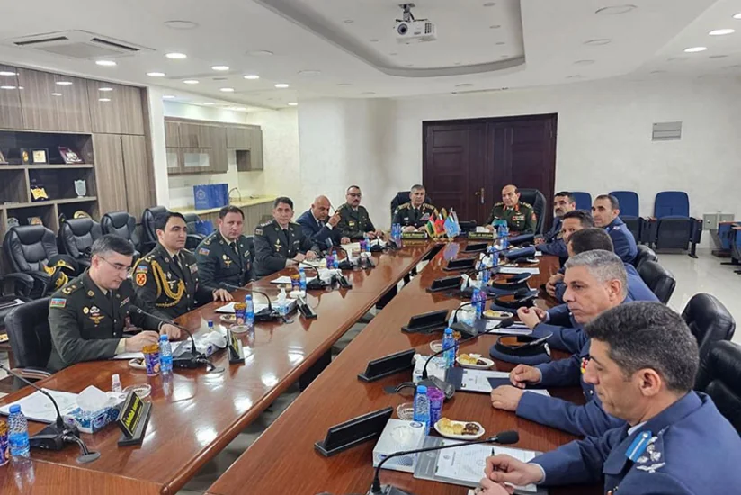 Министр обороны Азербайджана встретился с командующим ВВС Иордании