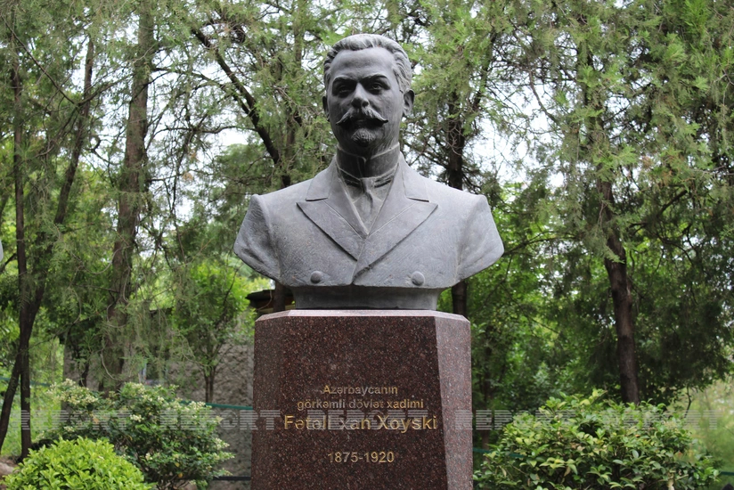 Fətəli Xan Xoyskinin məzarı ziyarət olunub