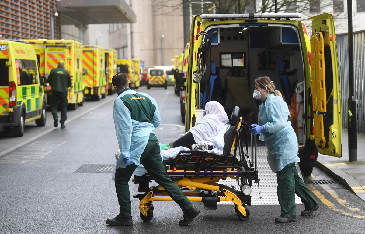 Britaniyada bir gündə 55 mindən çox yoluxma qeydə alınıb