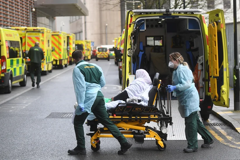 Britaniyada bir gündə 55 mindən çox yoluxma qeydə alınıb