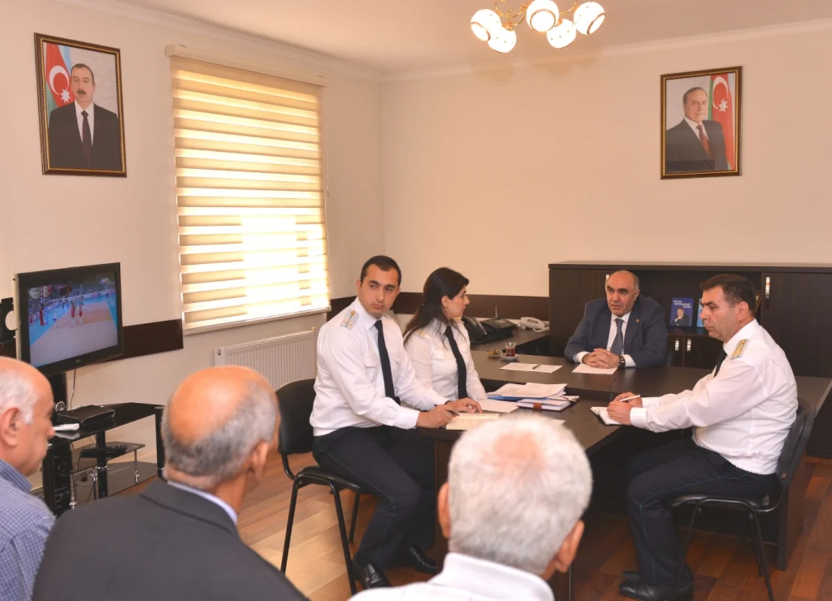 ​Zakir Qaralov işçilərinə vətəndaşların müraciətlərinə baxılması ilə bağlı göstəriş verib
