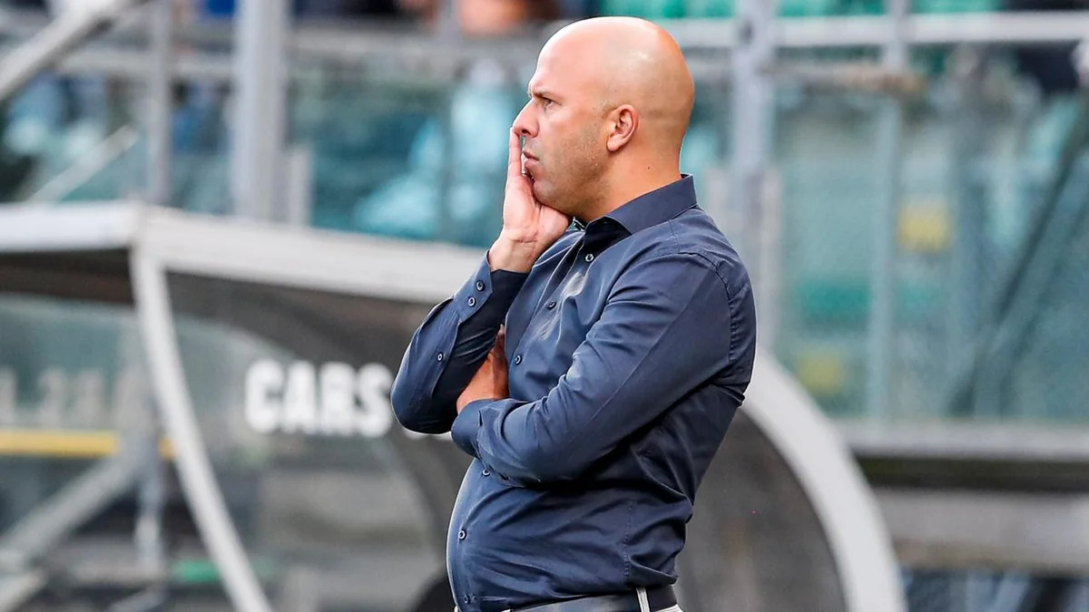 Niderland klubunun baş məşqçisi qovuldu