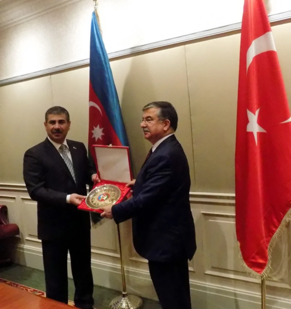 ​Azərbaycan və Türkiyənin müdafiə nazirləri hərbi əməkdaşlıq münasibətlərini müzakirə ediblər