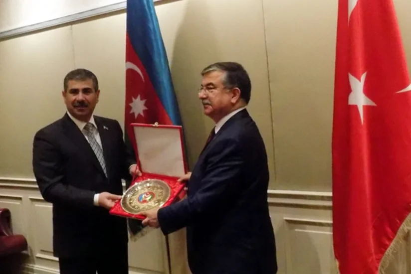 ​Azərbaycan və Türkiyənin müdafiə nazirləri hərbi əməkdaşlıq münasibətlərini müzakirə ediblər