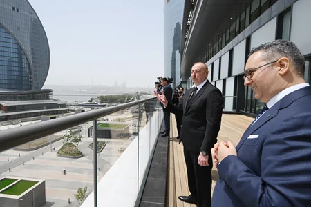 Prezident və birinci xanım Bakıda “Crescent Mall” ticarət mərkəzinin açılışında iştirak ediblər - YENİLƏNİB