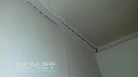 Qubaya yağan aramsız yağışlar nəticəsində daha bir ev çöküb - FOTO