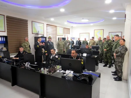 Azərbaycandakı xarici ölkələrin hərbi attaşeləri Hərbi Dəniz Qüvvələrinin bazasına səfər edib