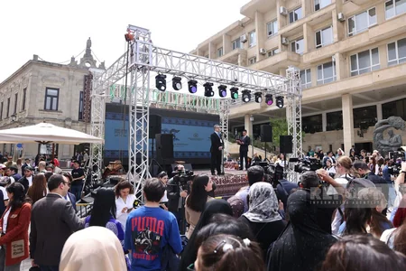 Baku hosts International Carpet Festival