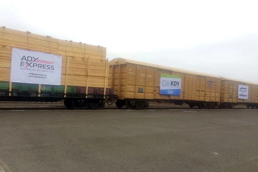 Первый тестовый грузовой поезд отбыл из России в Иран через Азербайджан