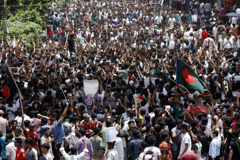 Banqladeşdə etirazlarda bir gündə azı 56 nəfər ölüb