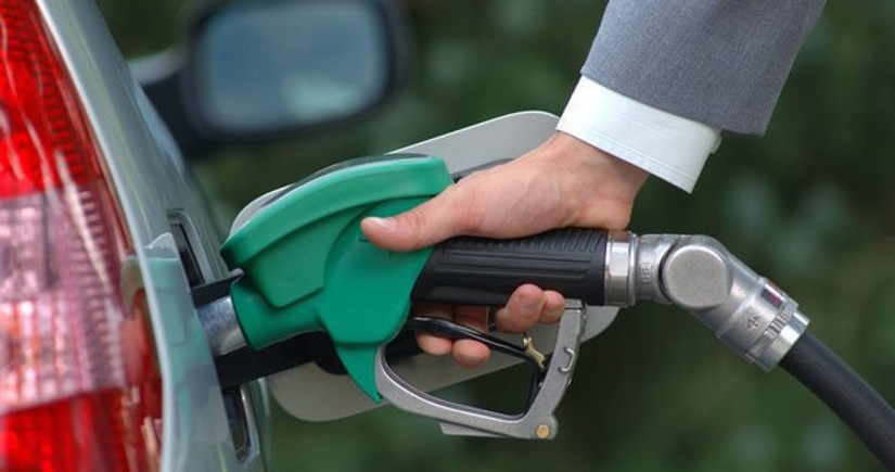 Azerbaijan sets upper limit for volume of RON92 gasoline and diesel fuel imported by SOCAR