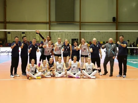 Qadın voleybolçular arasında Yüksək Liqada VII tura yekun vurulub