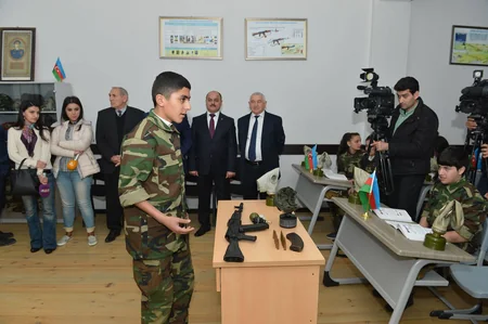 Təhsil Nazirliyi orta məktəbə mediatur təşkil edib - FOTO