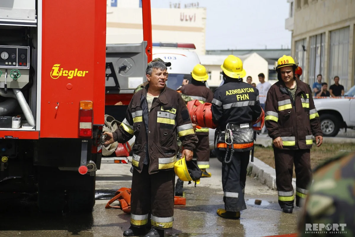 Sabunçuda 16 mərtəbəli binada yanğın olub - FOTO - YENİLƏNİB-2