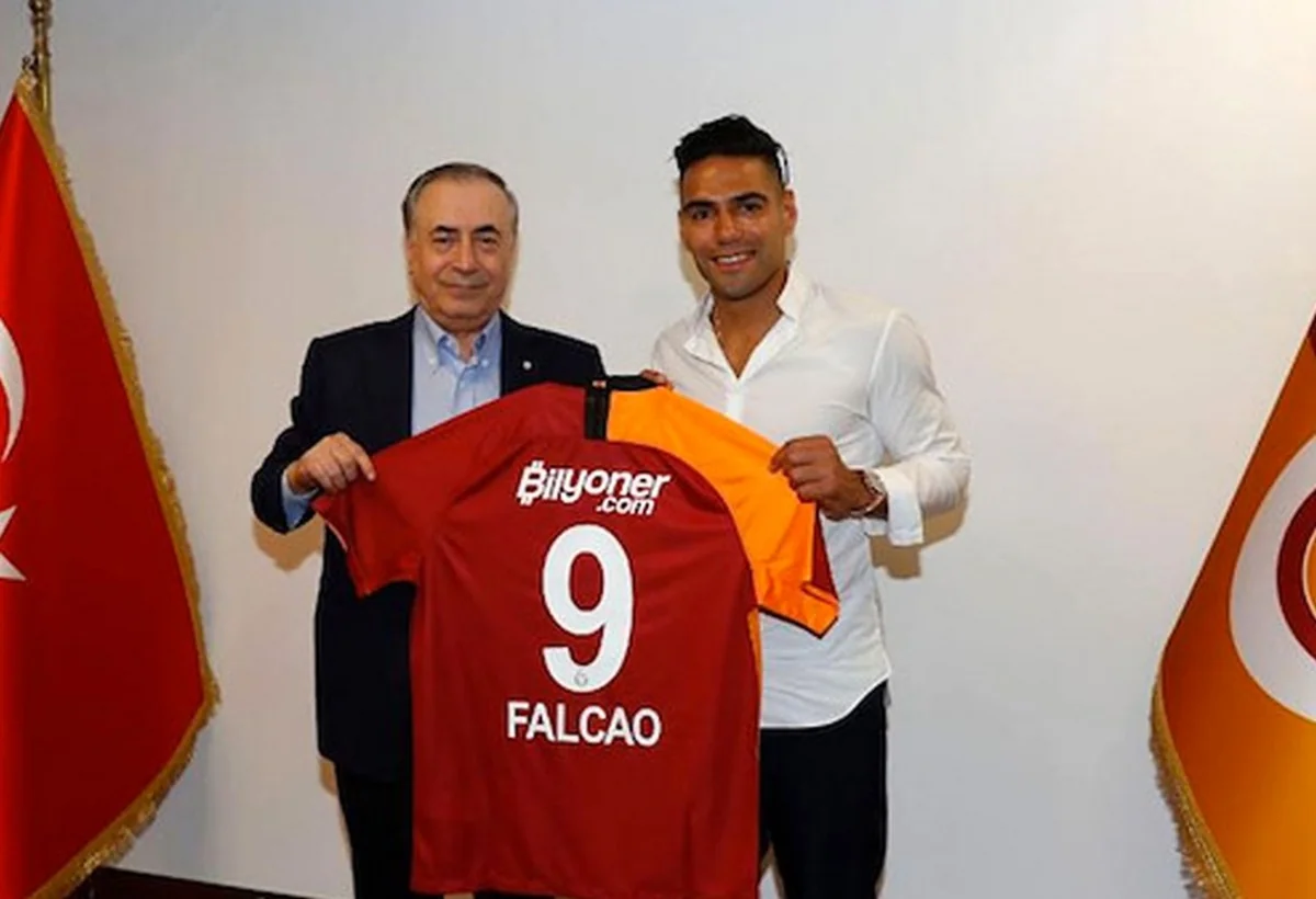 Qalatasarayın prezidenti Falkaonun transferinə görə peşmandır
