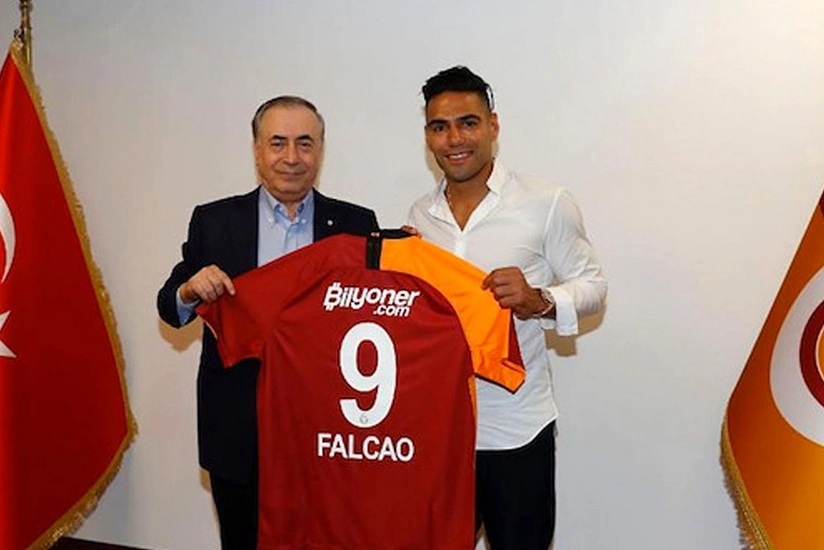Qalatasarayın prezidenti Falkaonun transferinə görə peşmandır