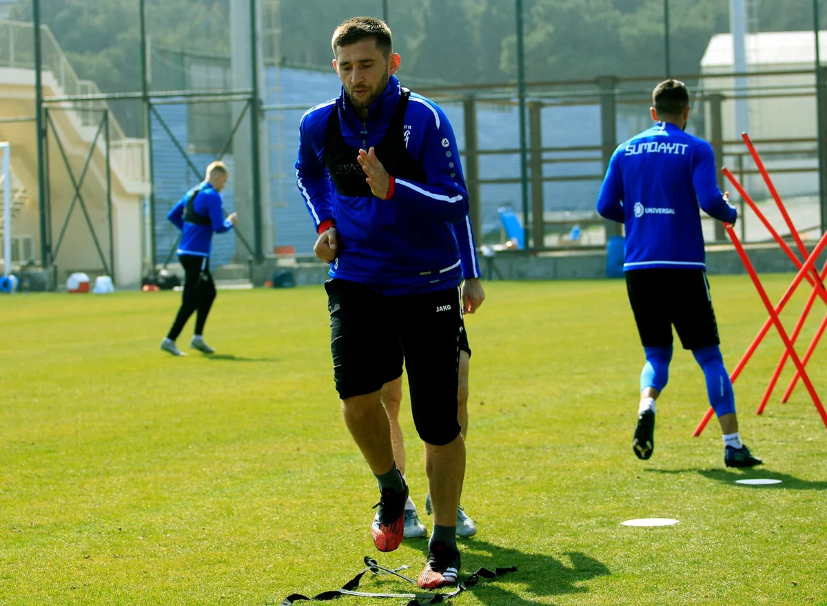 Kapitan Sumqayıtda qaldı: Futbolda sürünmək istəmirəm
