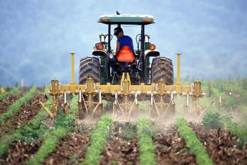 Azərbaycan Gürcüstandan traktor idxalını 2,7 dəfə azaldıb