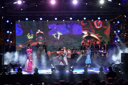 Heydər Əliyev Mərkəzinin parkında Xalq artisti Aygün Kazımovanın konserti olub
