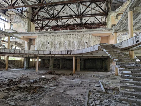 Ermənistanda istirahət parkında tanınmış ermənilərin büstü təhqir edilir