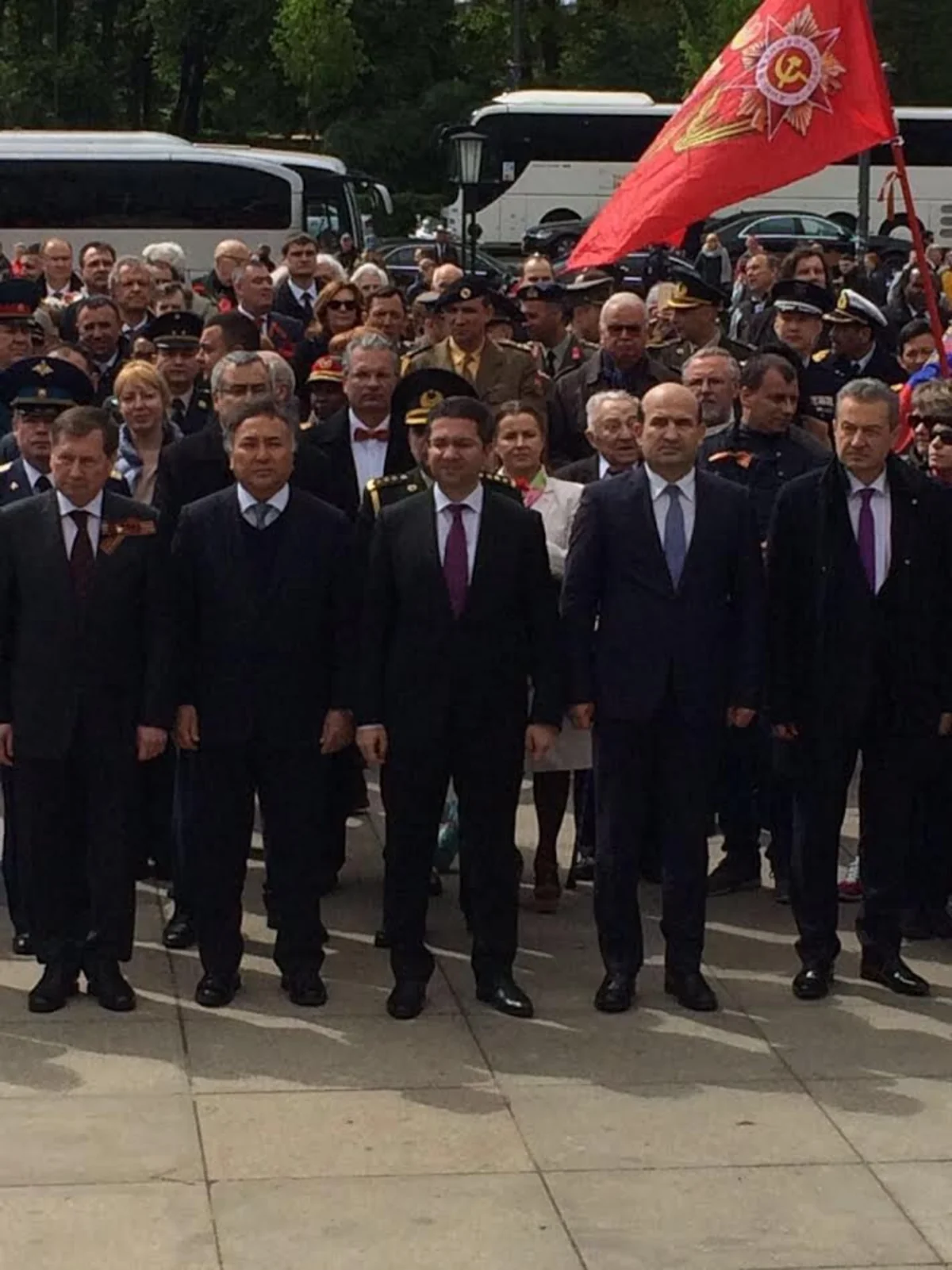 Almaniyada Berlin uğrunda döyüşlərdə həlak olmuş azərbaycanlıların xatirəsi anılıb