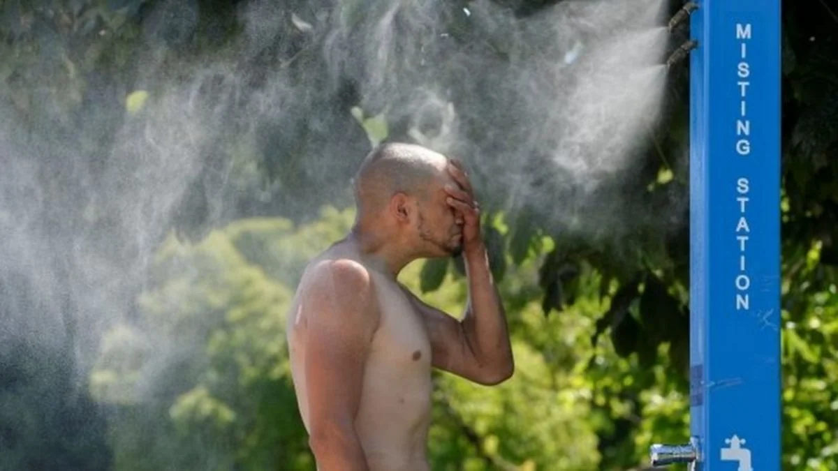 Hundreds of temperature records broken as heat wave scorches US