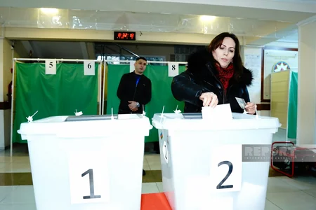 Azərbaycanda növbədənkənar prezident seçkiləri üzrə səsvermə başlayıb