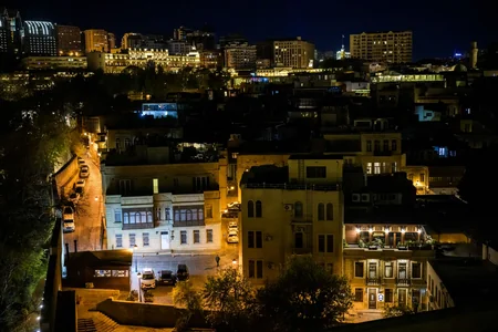 Hungarian FM arrives in Azerbaijan