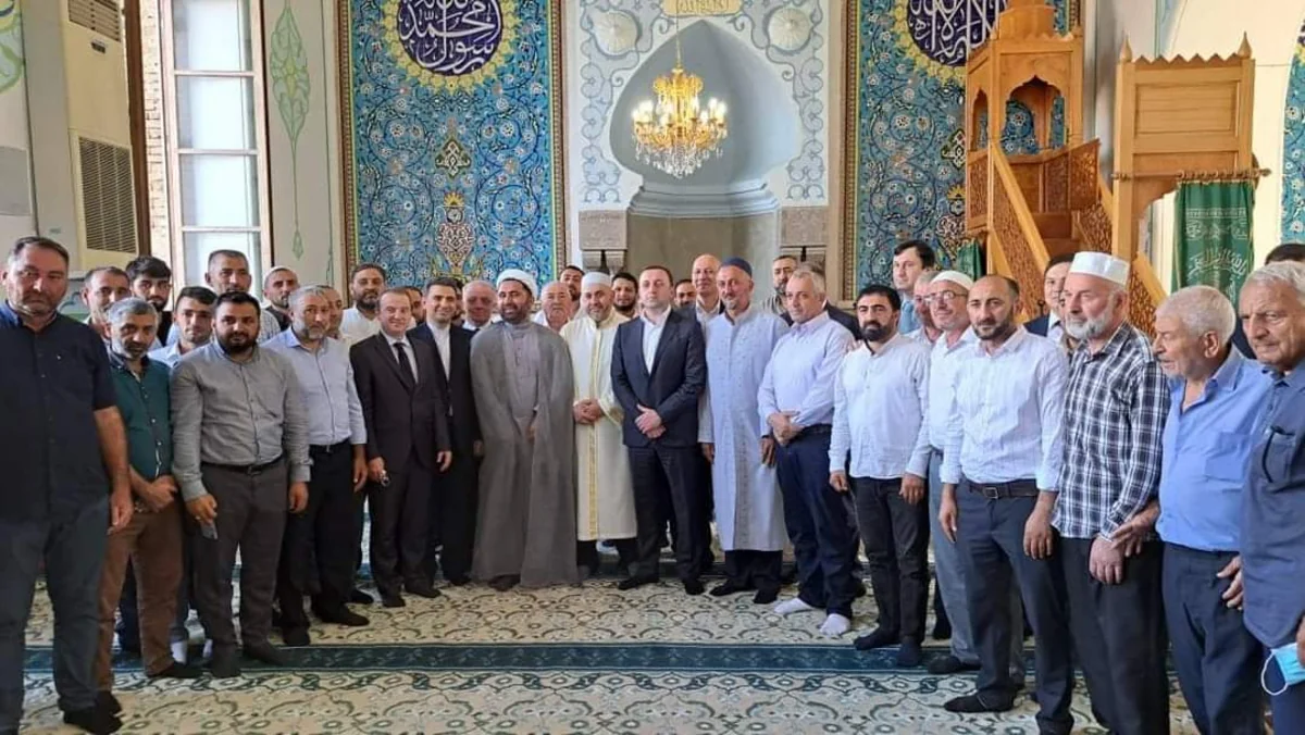 Gürcüstanın Baş naziri Tbilisi Cümə məscidinə baş çəkib