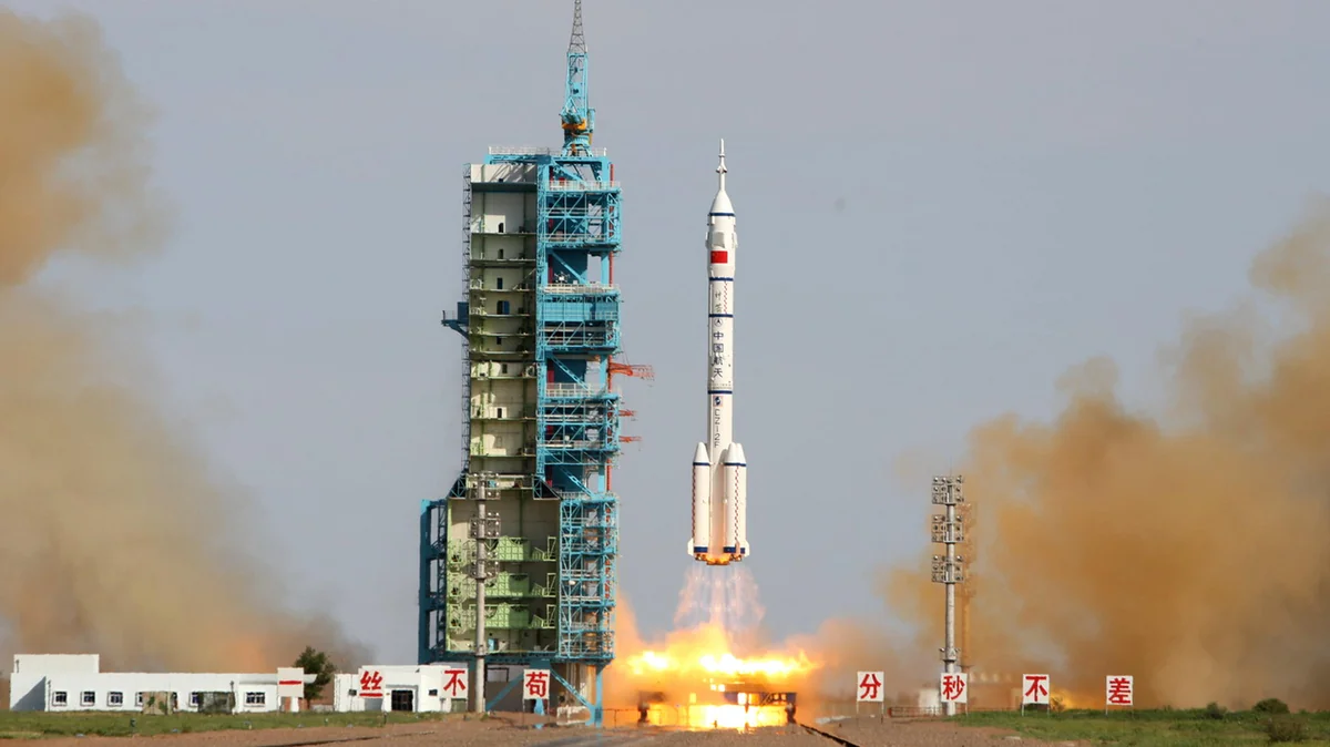 Китай запустит на орбиту пилотируемую миссию Шэньчжоу-15