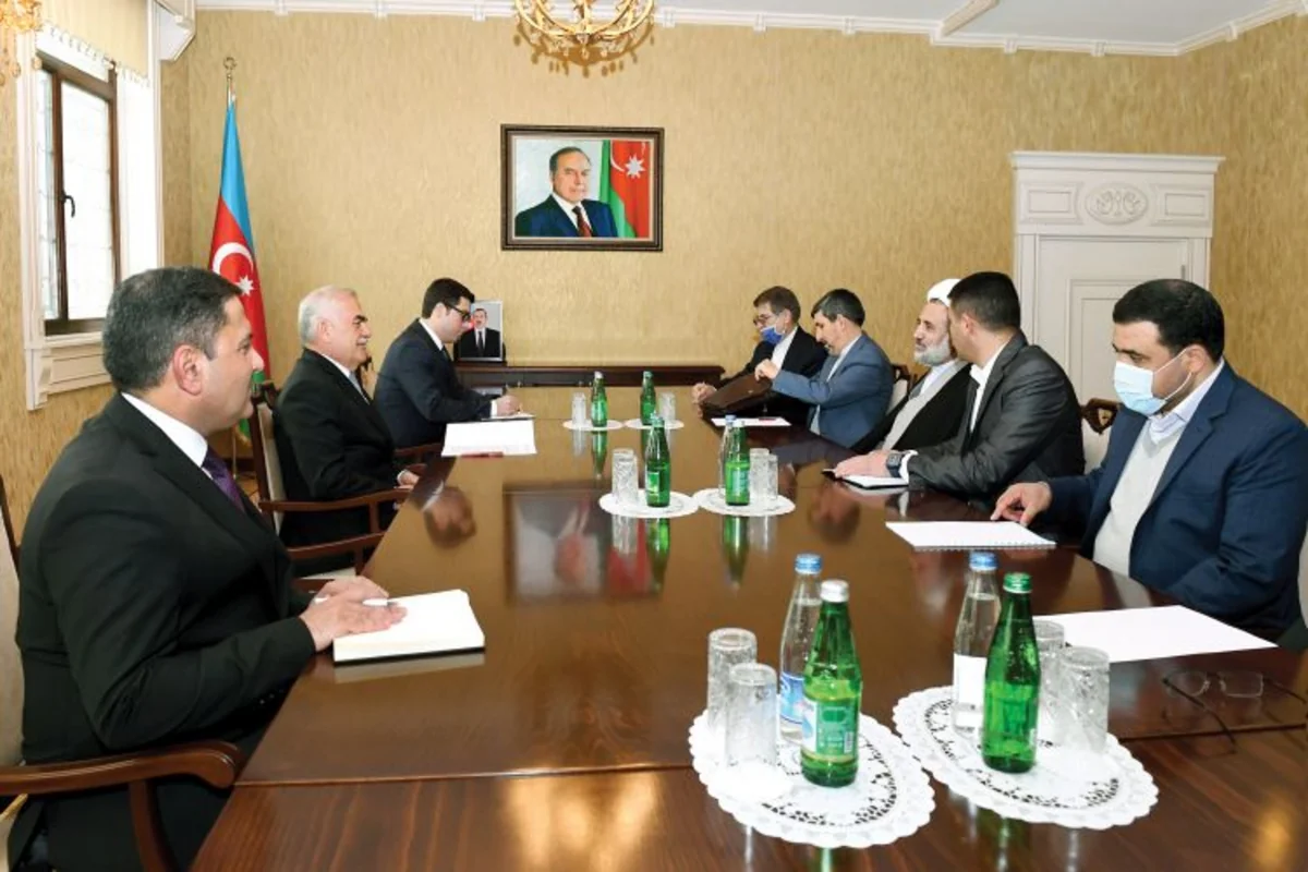 Vasif Talıbov İran nümayəndə heyəti ilə görüşüb