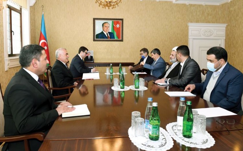 Vasif Talıbov İran nümayəndə heyəti ilə görüşüb