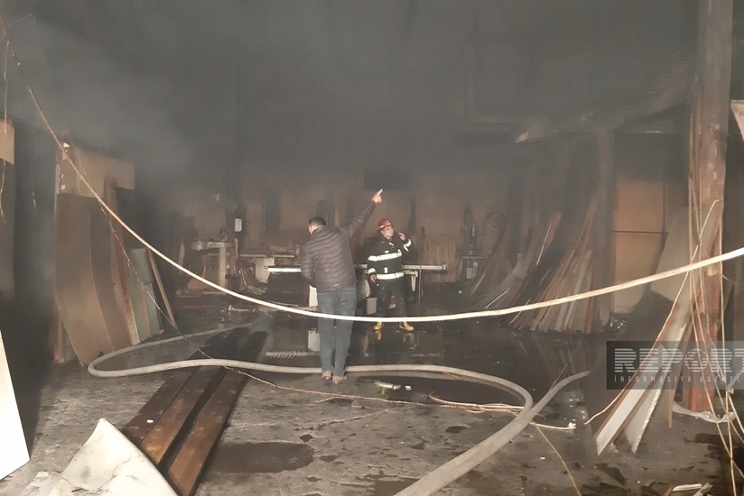 FHN: Gəncədə mebel sexindəki yanğın söndürülüb, xəsarət alan yoxdur - YENİLƏNİB-2