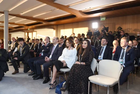 Prezident İlham Əliyev Münxen Təhlükəsizlik Konfransı çərçivəsində keçirilən panel-müzakirədə iştirak edib
