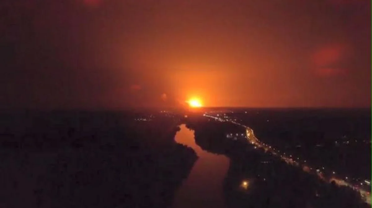 Под украинской Винницей загорелся склад боеприпасов - ВИДЕО