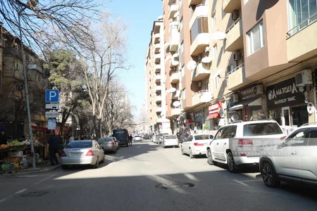 Эффективно ли организована парковка автомобилей в Баку?