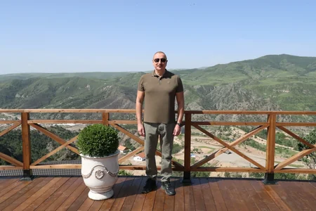 Prezident İlham Əliyevə Laçın şəhərinin Baş planı təqdim olunub