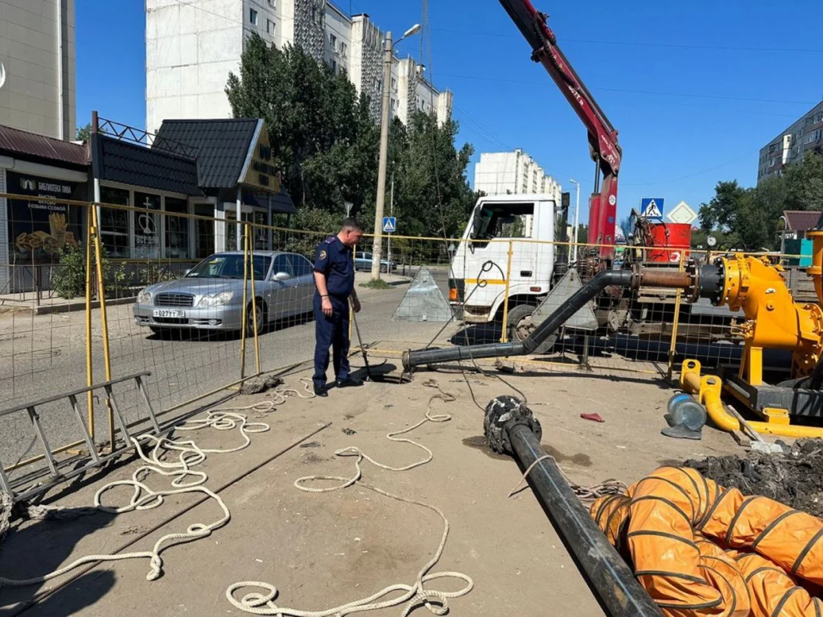 В Астрахани погибли двое рабочих при прочистке канализационной ямы