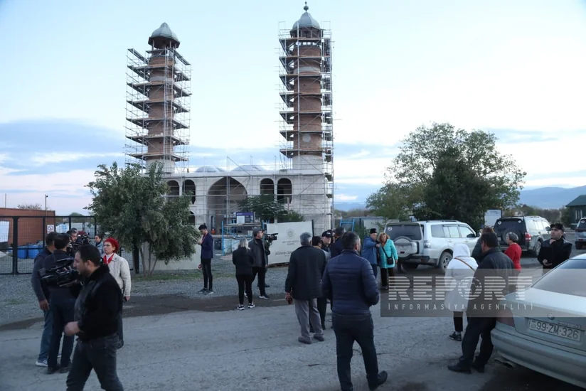 Türkiyəli səyyahlar Ağdam Cümə Məscidi və Şəhidlər xiyabanını ziyarət edib