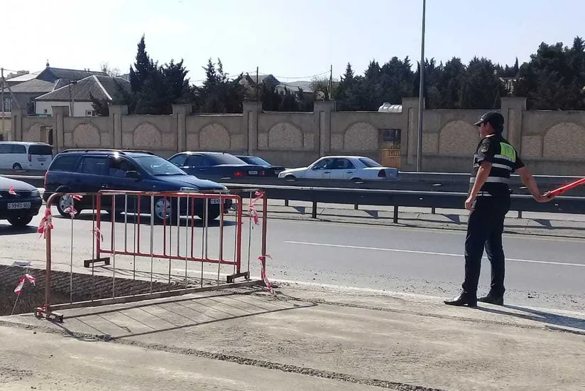 Движение автомобилей на трассе Баку-Сумгайыт частично ограничено