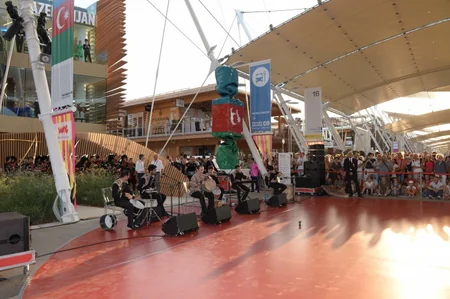 Heydər Əliyev Fondu “Milan Expo 2015”də Azərbaycan “Milli gün”ü çərçivəsində konsert proqramı təşkil edib