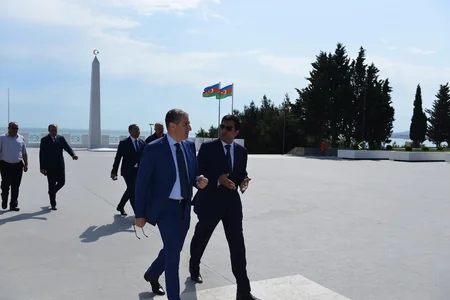 Bakı Ali Neft Məktəbinin rektoru Azərikimya İstehsalat Birliyində olub