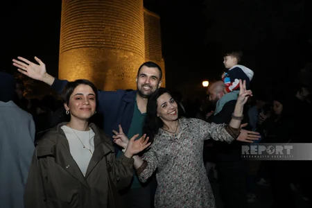 İçərişəhərdə təntənəli bayram tonqalı qalanıb