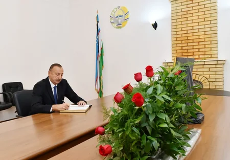 Prezident İlham Əliyev Özbəkistan səfirliyində olub