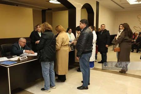 Bakıda prezident seçkiləri: aktivlik günün ikinci yarısında da davam edir - FOTOREPORTAJ
