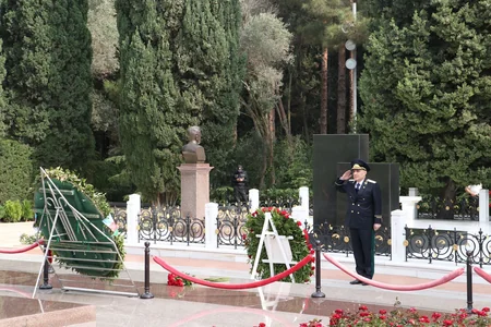 Prokurorluq orqanlarının xidməti fəaliyyətdə fərqlənən əməkdaşları mükafatlandırılıb