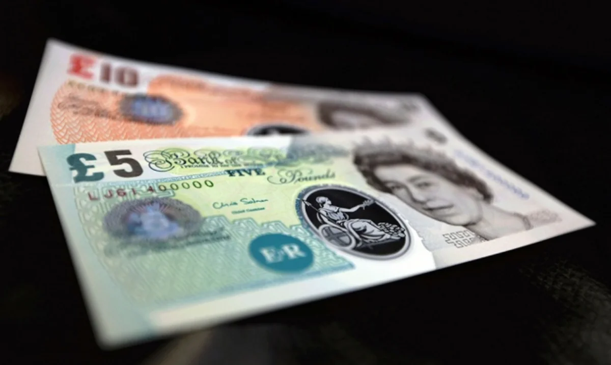 Банк Англии напечатает банкноты в 20 фунтов из пластика