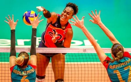 Azərbaycan voleybolçuları lisenziya turnirinə məğlubiyyətlə başlayıb