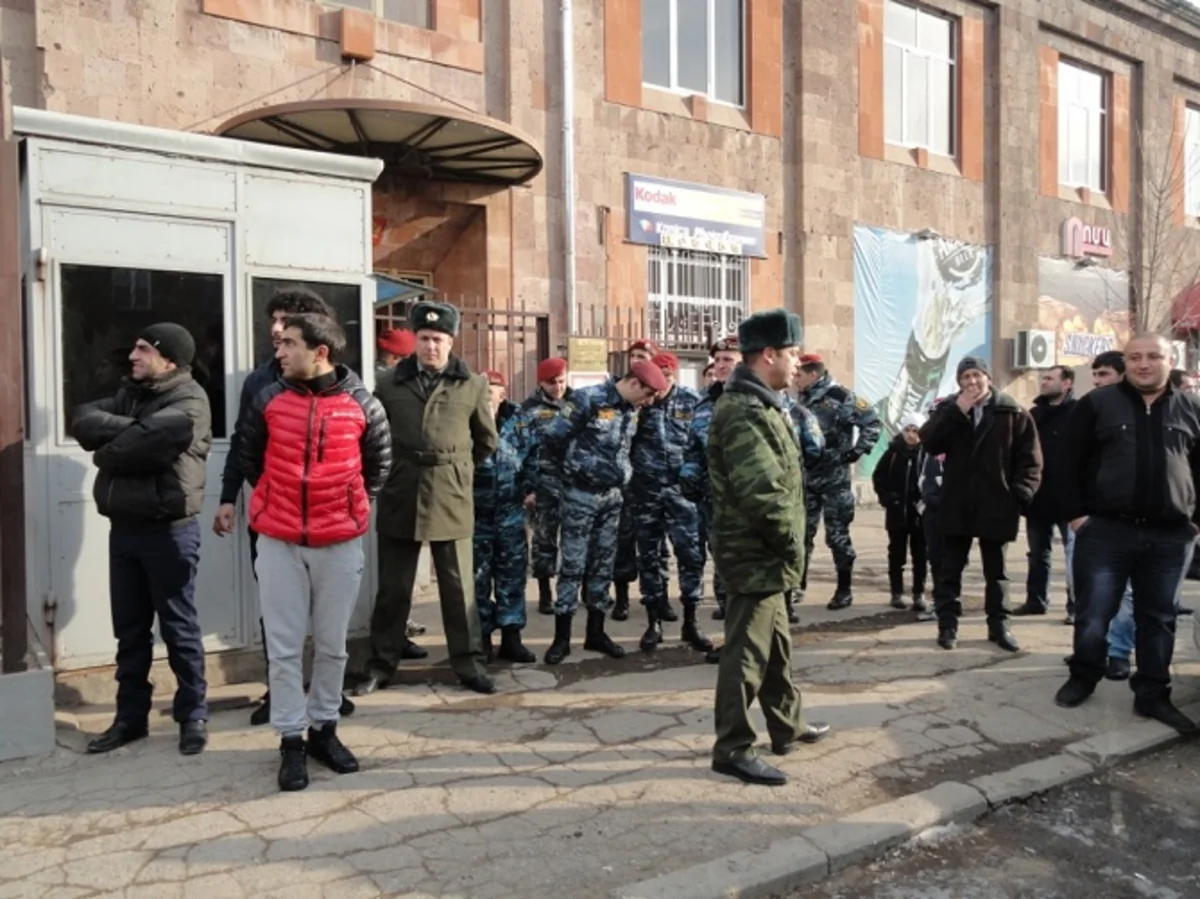 Russian officers have detained in Armenia