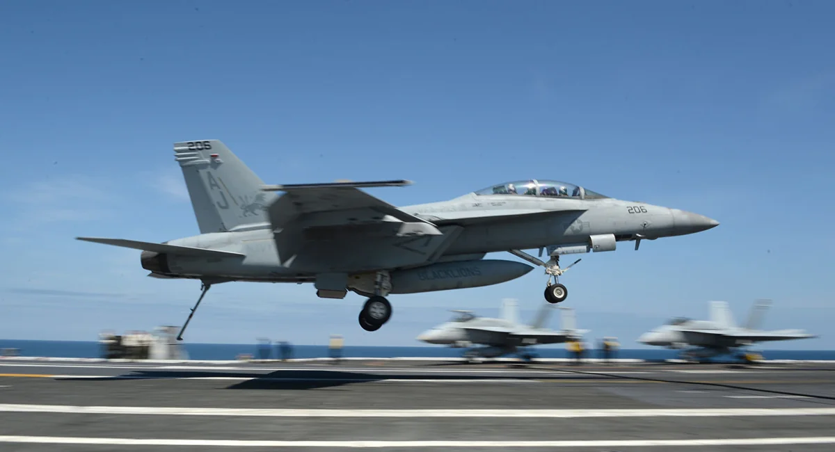 Kaliforniyada F/A-18 qırıcısının pilotu ölüb